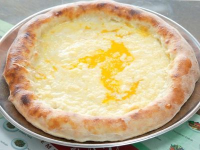 Peynirli Derepazarı pidesi